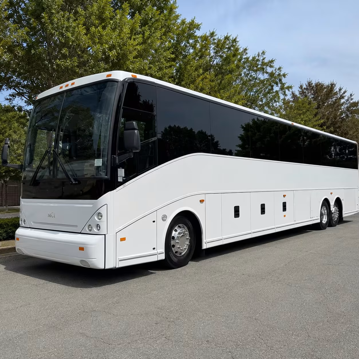 hemet commuter bus rentals to help reduce late arrivals