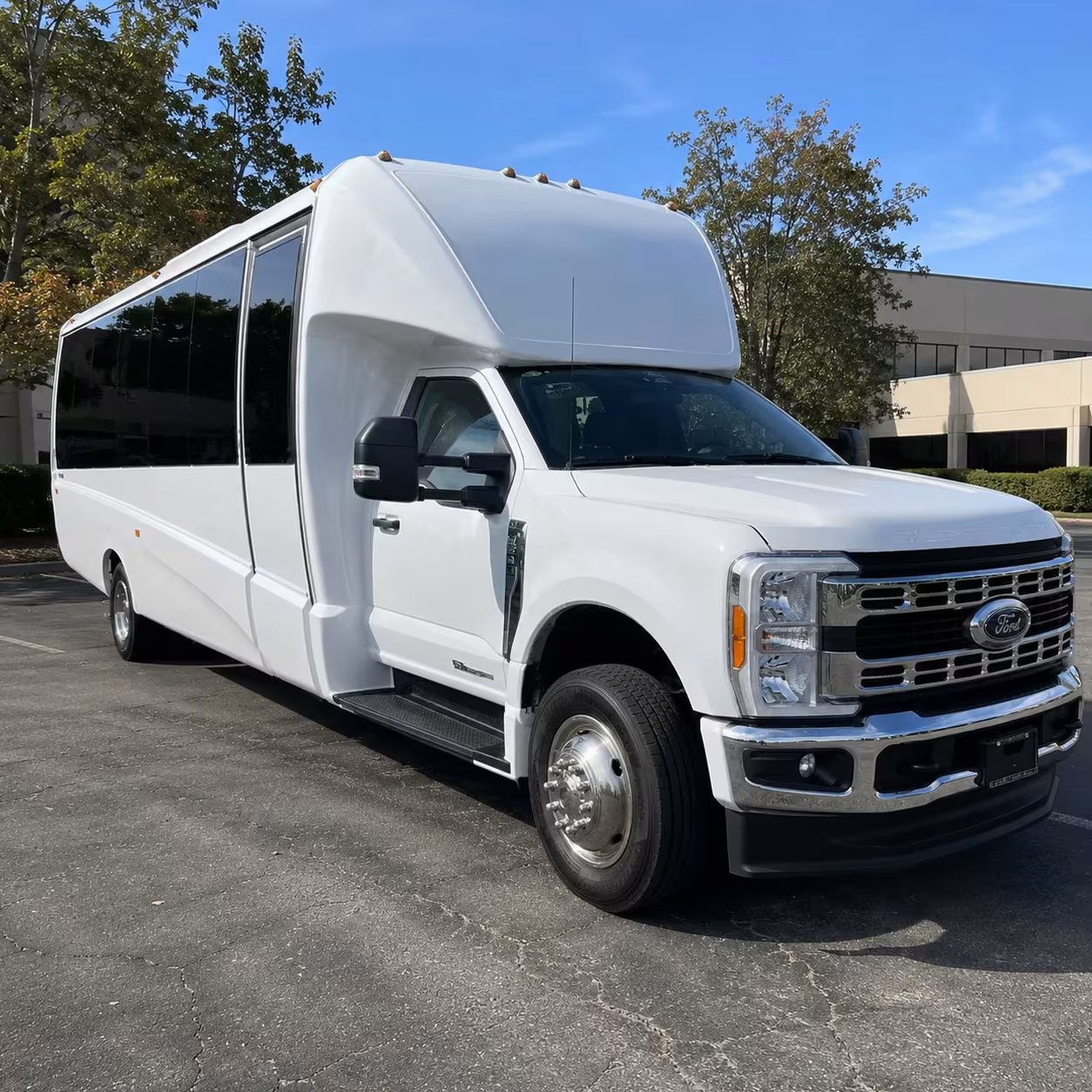 hemet hotel minibus rentals for wedding guests