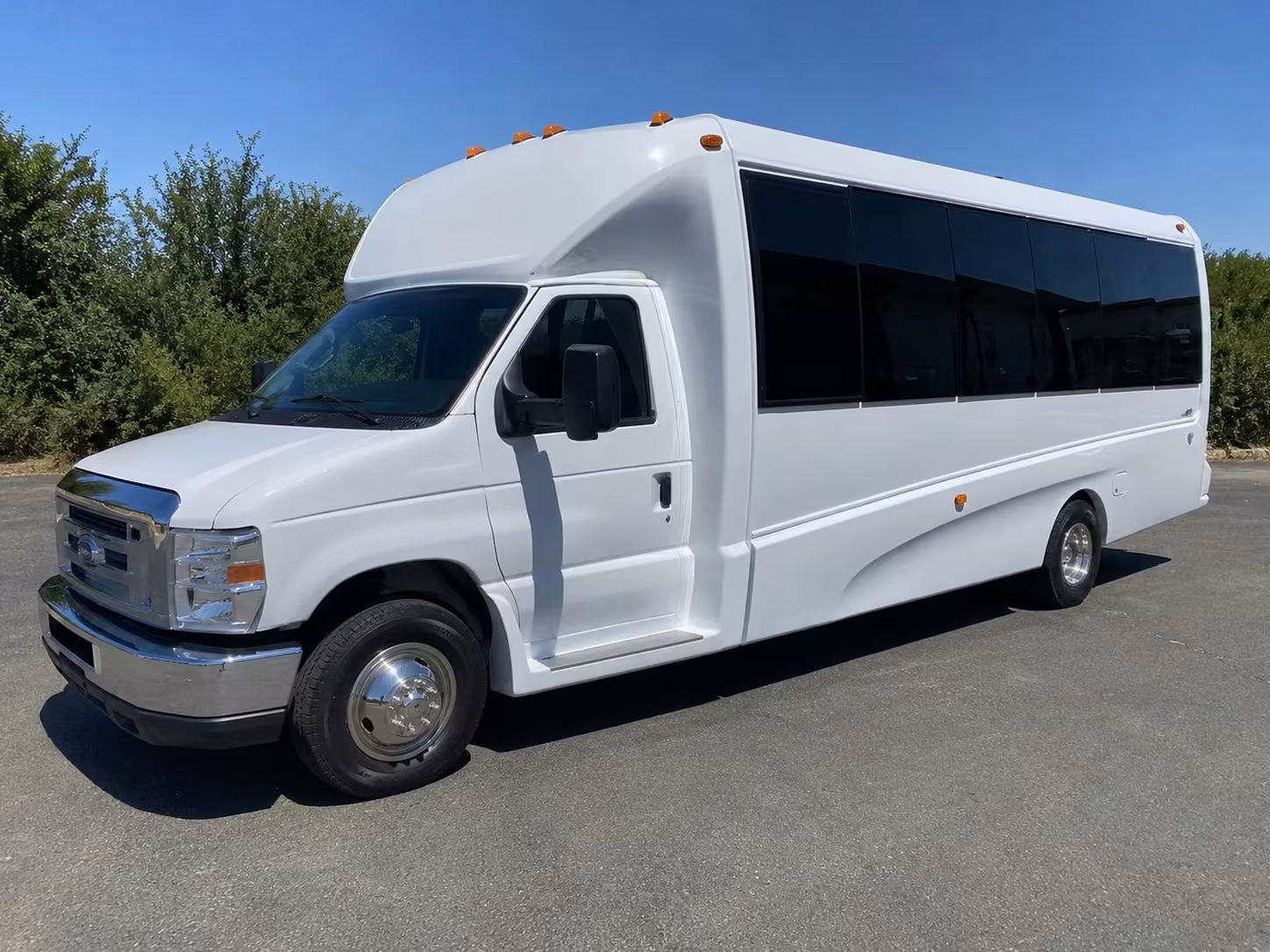 hemet party bus rentals for glen helen amphitheater concerts