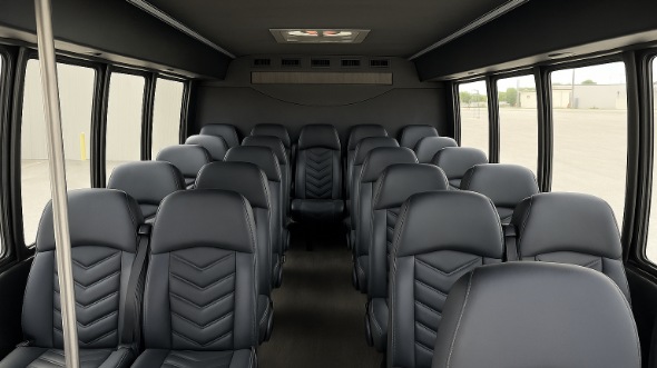 hemet 18 passenger minibus rental